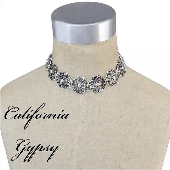 Jewelry - Tibetan gypsy festival silver medallion choker🌈